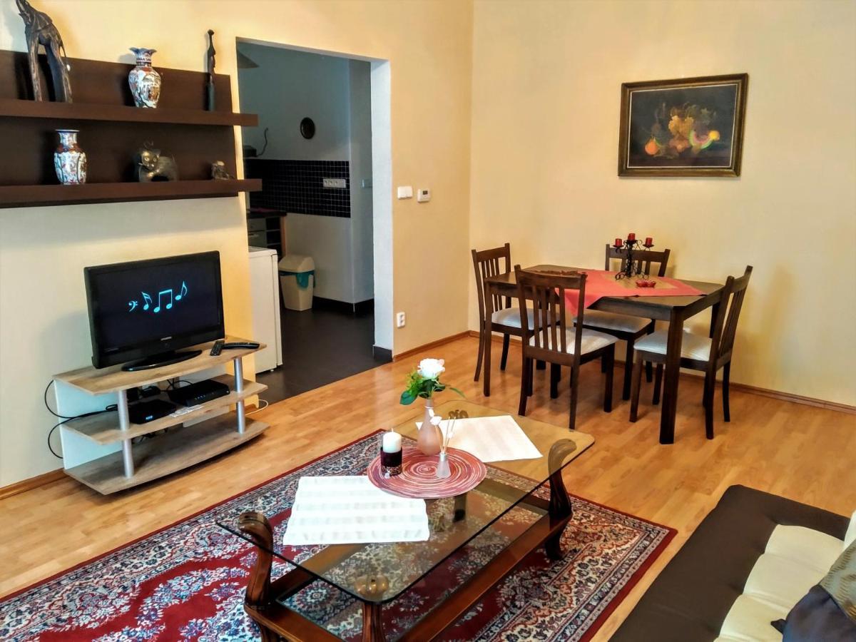 Apartment Sense Of Zizkov Прага Екстер'єр фото